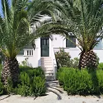 A Beautiful Maisonette Next To The Sea With A Dreaming View!