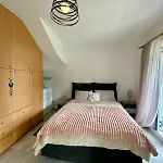A Beautiful Maisonette Next To The Sea With A Dreaming View! *