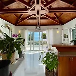 A Beautiful Maisonette Next To The Sea With A Dreaming View! Galaxídhion