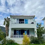 A Beautiful Maisonette Next To The Sea With A Dreaming View! * Galaxídhion