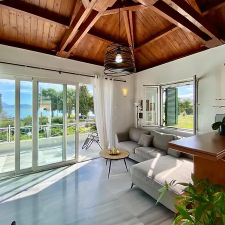 A Beautiful Maisonette Next To The Sea With A Dreaming View! *