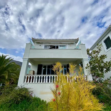 A Beautiful Maisonette Next To The Sea With A Dreaming View! Villa Galaxidi